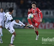 [pokal.review] '정우영 59분 소화‘ 프라이부르크, 잔트하우젠 2-0 제압...8강행