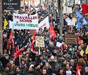 프랑스 전역서 연금개혁 반대 3차 시위…1·2차 때보다 40만명 줄어