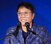 이수만, SM에 법적대응…“신주·전환사채 발행 금지” 가처분 신청