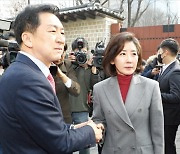 손 맞잡은 김기현·나경원 "많은 인식 공유"…與전대 새 국면 맞나