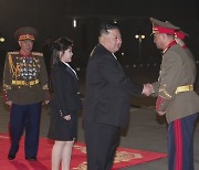 [속보] 북한, 건군절 야간 열병식 시작···김정은 참석 여부 주목