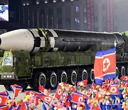 北 건군절 야간열병식,…김일성 광장 병력  3만명 역대 최대 규모 실시