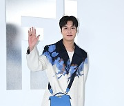 이민호,'완벽 비율 자랑하며' [사진]