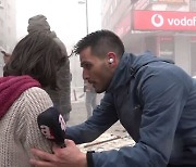 지금 튀르키예선... 비명에 생방송 멈추고 달려간 기자, 극적 구조된 신생아 [영상]
