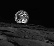다누리가 달 궤도에서 찍은 지구는 우주强國 항로표지