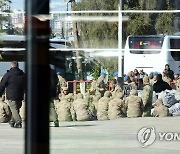 아다나공항에 대기 중인 튀르키예 재난관리국 군인들