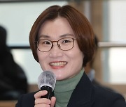 [포토]발언하는 김영미 저출산고령사회위원회 부위원장