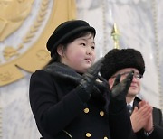 아버지와 주석단 오른 북 김주애…높아진 위상 재확인
