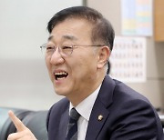 기자간담회하는 김윤덕 의원