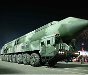 北 열병식에 등장한 新무기… 고체연료 ICBM '모형'일 수도