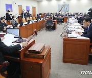 LGU+ "개인정보 유출 책임 통감…고객 유심 교체 중"