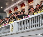 북한, 건군절 75주년 '야간 열병식' 개최…김정은 참석