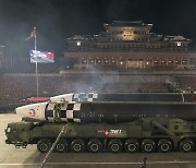 김일성광장 통과하는 북한 ICBM '화성-17형'