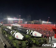 열병식서 신형 ICBM '화성-17형' 생산력 과시한 북한