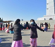 건군절 75주년 '경축' 분위기 조성한 북한…"인민의 자랑"