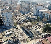 지진으로 폐허된 튀르키예 마을
