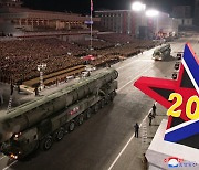 [사설] ICBM 한껏 과시한 북, 정부는 긴장 완화 주력해야