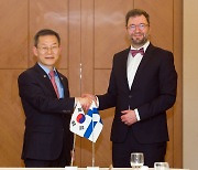 Finnish minister visits Seoul to discuss technology cooperation with S. Korea