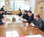 홍남표 창원시장, 개인택시 지부와 간담회 개최