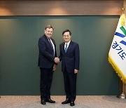 김동연, 영국 무역특사 만나 기후변화·미래산업 협력 논의