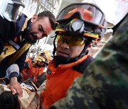 튀르키예 급파 한국 구호대 인명 구조 성과…5명 구조