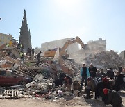 [속보]튀르키예 사망자 1만9천명…동일본 대지진 사망자 넘어서