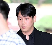 B.A.P 출신 힘찬, 강제추행 혐의 항소심도 실형···법정 구속까지