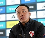프로축구 부산 박진섭 감독 "득점력 높여 승격 목표 이루겠다"