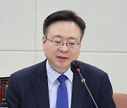 답변하는 조규홍 보건복지부 장관