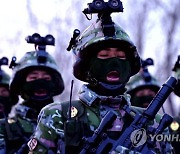 카메라 달린 헬멧 쓴 북한 특수부대