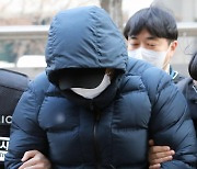'인천 초등생' 친부 "계모가 아이 때린 것 봤다"…영장심사 출석