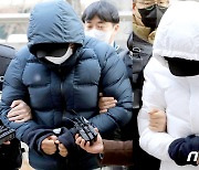 '온 몸 멍투성이'로 숨진  초등학교 5학년 아들 계모·친부 구속