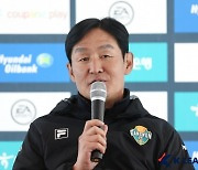 [In 부산] '올 시즌도 파이널A가 목표' 강원 최용수 감독의 각오는?