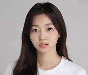 이하음, 스타하우스엔터테인먼트와 전속계약 체결…배우로 본격 데뷔하며 프로필 공개