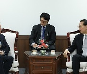 권영세, 英 상원의원 면담…대북정책·북한인권 논의