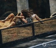 "'오징어 게임' 실사 보는 줄"…'피지컬: 100' 해외반응 '후끈'