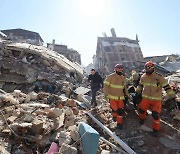 한국 긴급구호대, 튀르키예 지진 피해 65세 여성 구조… 총 6명째