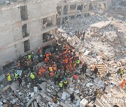 튀르키예·시리아 지진 사망자 2만5000명 넘어…부상자도 9만명 육박