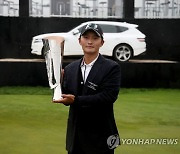 'KPGA 상금왕' 김영수, PGA서 통할까…돌아온 골프황제와 맞장