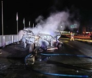 평창서 승용차 사고 후 화재…스키동아리 대학생 5명 사망