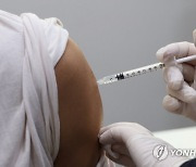 일요일 기준 32주 만에 최소… 13일부터 영유아 백신 접종