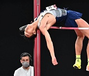 높이뛰기 우상혁, 아시아실내선수권 2m24로 은메달 획득