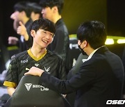 선공권과 후반 캐리력 고려한 젠지의 루시안-유미 카드 [LCK 현장분석]