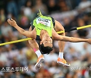 우상혁, '시즌 첫 대회' 아시아실내육상선수권 은메달