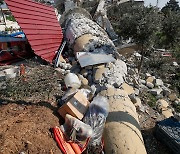 지진으로 무너진 이슬람사원