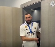 [VIDEO] Real Madrid players & staff celebrate Club World Cup title