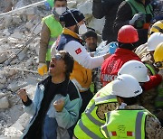 “20년내 ‘최악 지진’ 5번째” 튀르키예·시리아 사망자 3만6천명 넘어