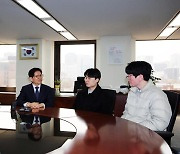 새로고침 노동협의회 만난 김문수 경사노위 위원장