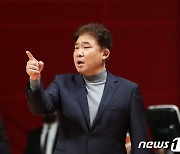 KBL, 친정팀 관련 부적절 발언한 김승기 캐롯 감독에 '경고'