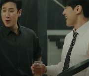 "이선균, 그 버릇 못고쳤다"…그 만의 거품 맥주 따르는 법 '화제'